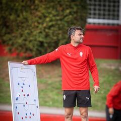 Albés: “El Oviedo es un equipo que tiene muchas cosas”