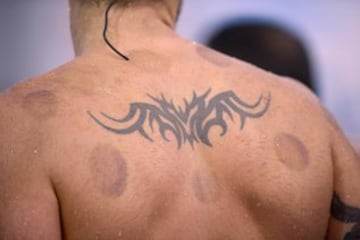 Parece que la moda de tatuarse ha calado hondo entre los participantes en las pruebas de natación. Las competiciones se han convertido en una pasarela de tatuajes 