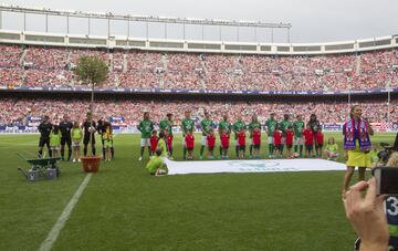 Formación del combinado de las estrellas mundiales.