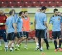 España se entrena por última vez en un estadio sin acabar