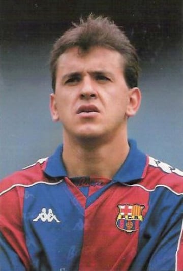 Jugó con el Barcelona en la temporada 93/94 y luego ficho por el Sevilla donde permació las dos temporadas siguientes