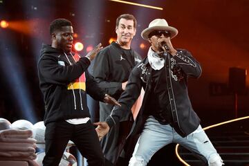 Kevin Hart, Rob Riggle, and Jamie Foxx perform before the 67th NBA All-Star Game: Team LeBron Vs. Team Stephen at Staples Center on February 18, 2018 in Los Angeles, California.  (Photo by Kevin Mazur/WireImage)