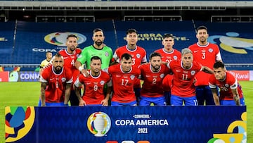 Futbol, Argentina vs Chile.
Copa America Brasil 2021.
El equipo de la seleccion chilena es fotografiado durante el partido del grupo A de la Copa America contra Argentina disputado en el estadio Nilton Santos de Rio de Janeiro, Brasil.
14/06/2021
Thiago Ribeiro/AGIF/Photosport
Football, Argentina vs Chile.
2021 Brazil Copa America Championship.
Chile's team is pictured during the Copa America Championship against Argentina held at the Nilton Santos stadium in Rio de Janeiro, Brazil.
14/06/2021
Thiago Ribeiro/AGIF/Photosport