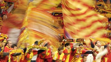 LENS - OCTOBER 29: Lens fans during the UEFA Champions League First Phase Group G match between Lens v AC Milan on October 29, 2002 played at the Felix Bollaert Stadium in Lens, France. Lens won the match 2-1. (Photo by Jamie McDonald/Getty Images)