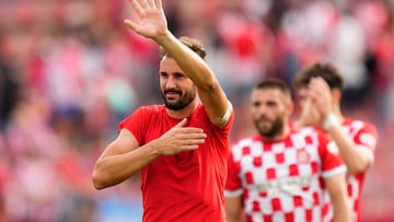 El delantero del Girona Cristhian Stuani celebra la victoria en el partido de LaLiga disputado ante el Athletic.