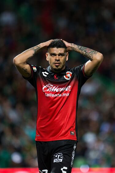 El delantero argentino salió de su tierra con una cotización de 5.5 millones, pero las lesiones y su edad, han causado que ahora cueste cinco millones cerrados.