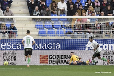 Aprobados y suspensos del Racing en Huesca: Jeremy se despide marcando