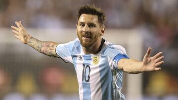 ARG57 - CHICAGO (IL, EEUU) 10/06/2016.- El jugador de Argentina Lionel Messi celebra su anotaci&oacute;n ante Panam&aacute; hoy, viernes 10 de junio de 2016, durante un partido del grupo D de la Copa Am&eacute;rica Centenario 2016 en el Soldier Stadium de Chicago (EE.UU.). EFE/David Fern&aacute;ndez