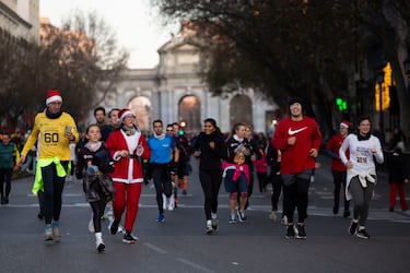 Mucho humor, alegría y disfraces en la carrera popular de la San Silvestre Vallecana. 