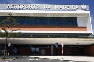 Cristiano, muy feliz en el aeropuerto de Madeira