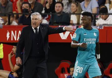 Ancelotti y Vinicius, durante el partido en el Pizju&aacute;n.