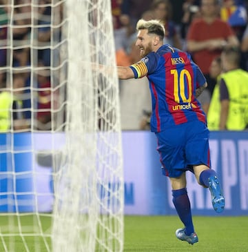 Leo Messi celebra el 1-0.