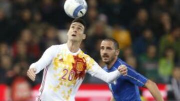 Aduriz, ante Bonucci.