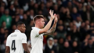 Soccer Football - LaLiga - Real Madrid v Cadiz - Santiago Bernabeu, Madrid, Spain - November 10, 2022 Real Madrid's Toni Kroos celebrates scoring their second goal REUTERS/Violeta Santos Moura