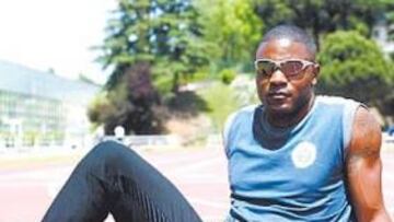 <b>DE MADRID, AL CIELO. </b>Mark Lewis-Francis descansa tras entrenarse en las pistas madrileñas del INEF, ayer.