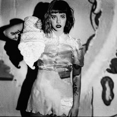A look into Melanie Martinez’s alien-inspired new album ‘Portals’