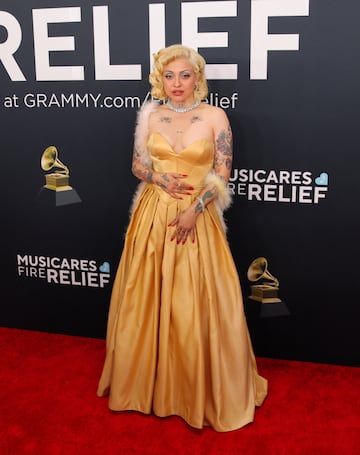 Mon Laferte posa en la alfombra roja de los Grammy 2025 en ell Crypto.com Arena situado en la ciudad de Los ?ngeles, en California.