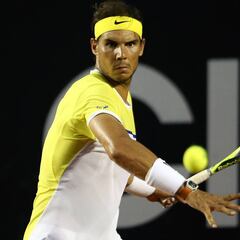Nadal through to semi-finals as Dolgopolov injured