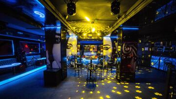 Sillas en la pista de baile de la discoteca La Cartuja (Calle de la Cruz, 10)