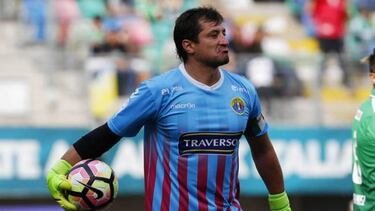 Los dolores de cabeza de Guede por el arco de Colo Colo