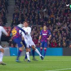 Iturralde: "Hay dos penaltis claros a Varane en dos minutos"