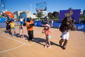 La Coruña disfrutó con todo el esplendor de la NBA Zone