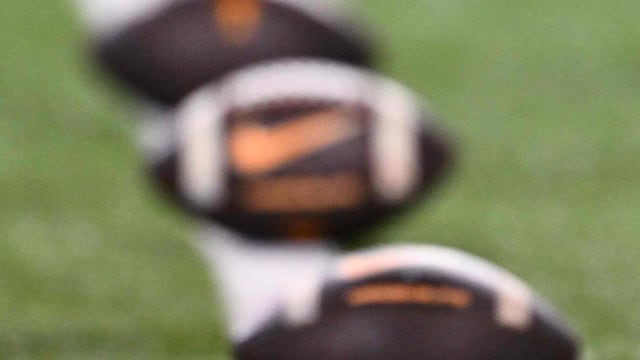 Today’s bowl action brings us a self-titled ‘famous’ game as Christmas approaches.