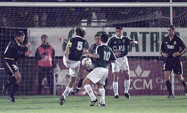 El modesto club castellano-manchego copó los titulares de medio mundo al echar de la Copa del Rey al Madrid en el año 2000. 2-1 venció el Toledo en el Salto del Caballo al equipo blanco en segunda ronda del torneo del KO.
