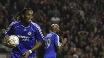 <b>ERROR GARRAFAL.</b> Un gol en propia meta del noruego John Arne Riise en tiempo de descuento permitió al Chelsea romper el maleficio de Anfield con un empate a uno que confirió a los "Blues" una ventaja inmerecida frente al Liverpool, a ante el partido de vuelta de la semifinales europea.