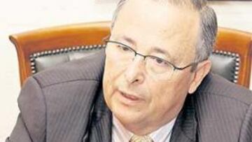 <b>SINCERO. </b>Fernando Puche, en un momento de la entrevista concedida en su despacho a AS.