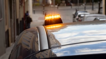 La AEPD zanja la polémica sobre la baliza V-16: “La persona que la adquiere no tiene que dar sus datos personales al adquirirlo”