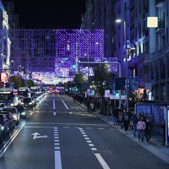 Almeida da a conocer cuánto costarán al día las luces de Navidad de Madrid