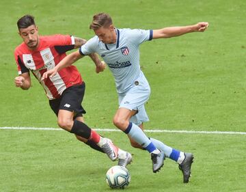 LaLiga regresó para el Atlético el 14 de junio de 2020 visitando al Athletic de Bilbao. La gran novedad táctica del encuentro fue ver a Marcos Llorente actuando como segundo delantero formando dupla con Diego Costa. Pese a que toda la vida había jugado como pivote, el Cholo ya le había ido desplazando a la banda derecha, pero en San Mamés fue la primera vez que se le vio arriba. Dejó un buen partido y movimientos al espacio muy interesantes. Sería un preludio de lo que estaba por llegar.  