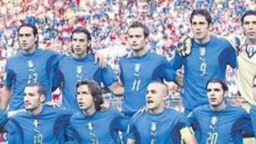 <b>SIETE DE ONCE. </b>Siete de los once últimos titulares de Italia se verán hoy salpicados de una u otra forma por el Moggi-gate. Marcados con un círculo y de izquierda a derecha, de pie: Nesta, Gilardino, Luca Toni y Buffon. Agachados: Zambrotta, Pirlo y Fabio Cannavaro.