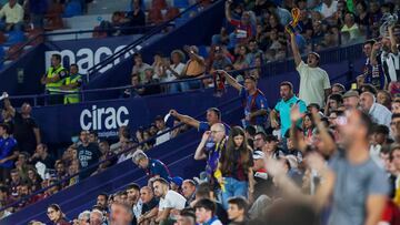 09/10/22 PARTIDO SEGUNDA DIVISION
LEVANTE UD - RACING DE SANTANDER
  SEGUIDORES PAÑOLADA PITADA 