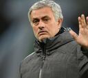 El Sevilla comenzó a cavar la tumba de Mou en Old Trafford