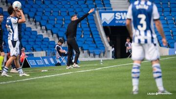 Ania hace correcciones en el partido de Anoeta