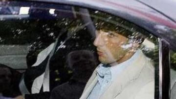 <b>CONCIENCIA TRANQUILA. </b>Marco Materazzi abandona la sede de la FIFA después de declarar sobre el incidente con Zidane.