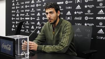 Parejo comparece en rueda de prensa para pedir perdón por el vídeo difundido en Twitter en el que sale bebido y fumando en una discoteca