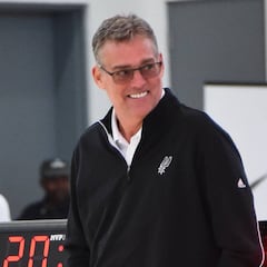 R.C. Buford, responsable de la dinastía de los Spurs, se retira