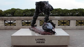 Cortan por la mitad la estatua de Leo Messi en Buenos Aires