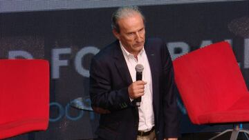 Fant¨¢stico discurso de Pet¨®n sobre la ELA: "Pele¨¢ndolo, este mundo es maravilloso"