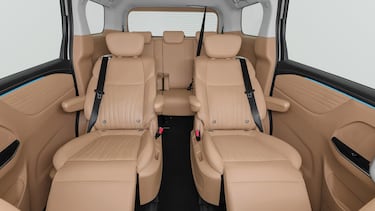 JAC Traveler 2026 en México: Precio y opinión de la minivan híbrida