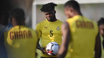 Ghana&#039;s midfielder Thomas Partey (C) attends a training session at the Ismailia Stadium, on June 28, 2019, on the eve of the 2019 Africa Cup of Nations (CAN) group F football match between Cameroon and Ghana. (Photo by Ozan KOSE / AFP)