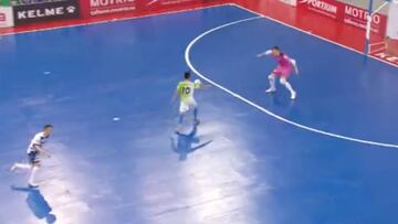 Ferrao's cheeky chip sets Barça on their way to first away win