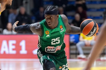 Kendrick Nunn jugando con el Panathinaikos.