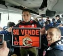 Hugo Mallo se burla del Depor con una pancarta de "Se vende"