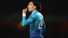 Wenger confirms knee ligament damage for Bellerín