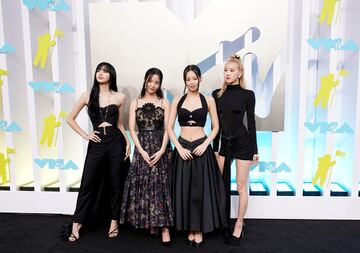 Blackpink en la alfombra roja de los MTV Video Music Awards 2022.