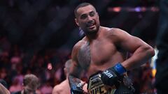 Carlos Ulberg perdió su cinturón de campeón de la UFC de fiesta